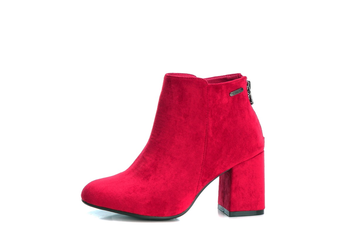 red colour boots